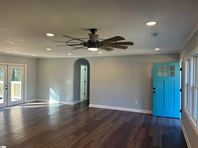 $299,900 | 226 Lakewood Drive, Clinton, SC 29325