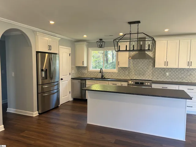 $299,900 | 226 Lakewood Drive, Clinton, SC 29325