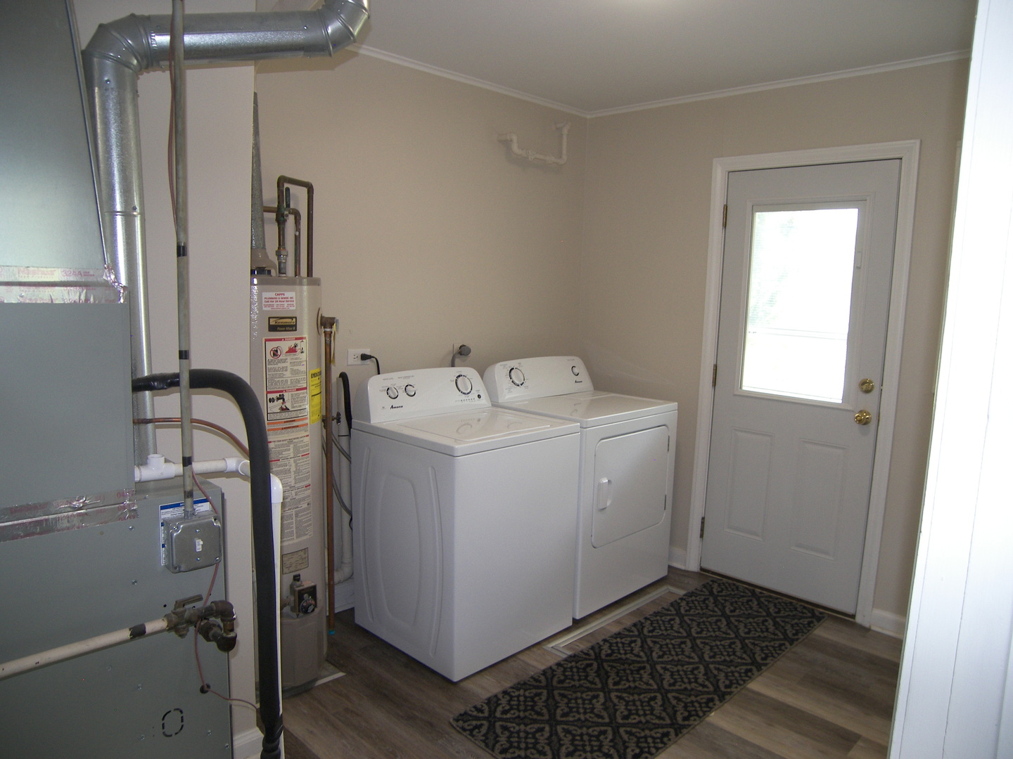 8 Crescent Road Lake Zurich, IL 60047 - Photo 8 of 17 a utility room with dryer and washer