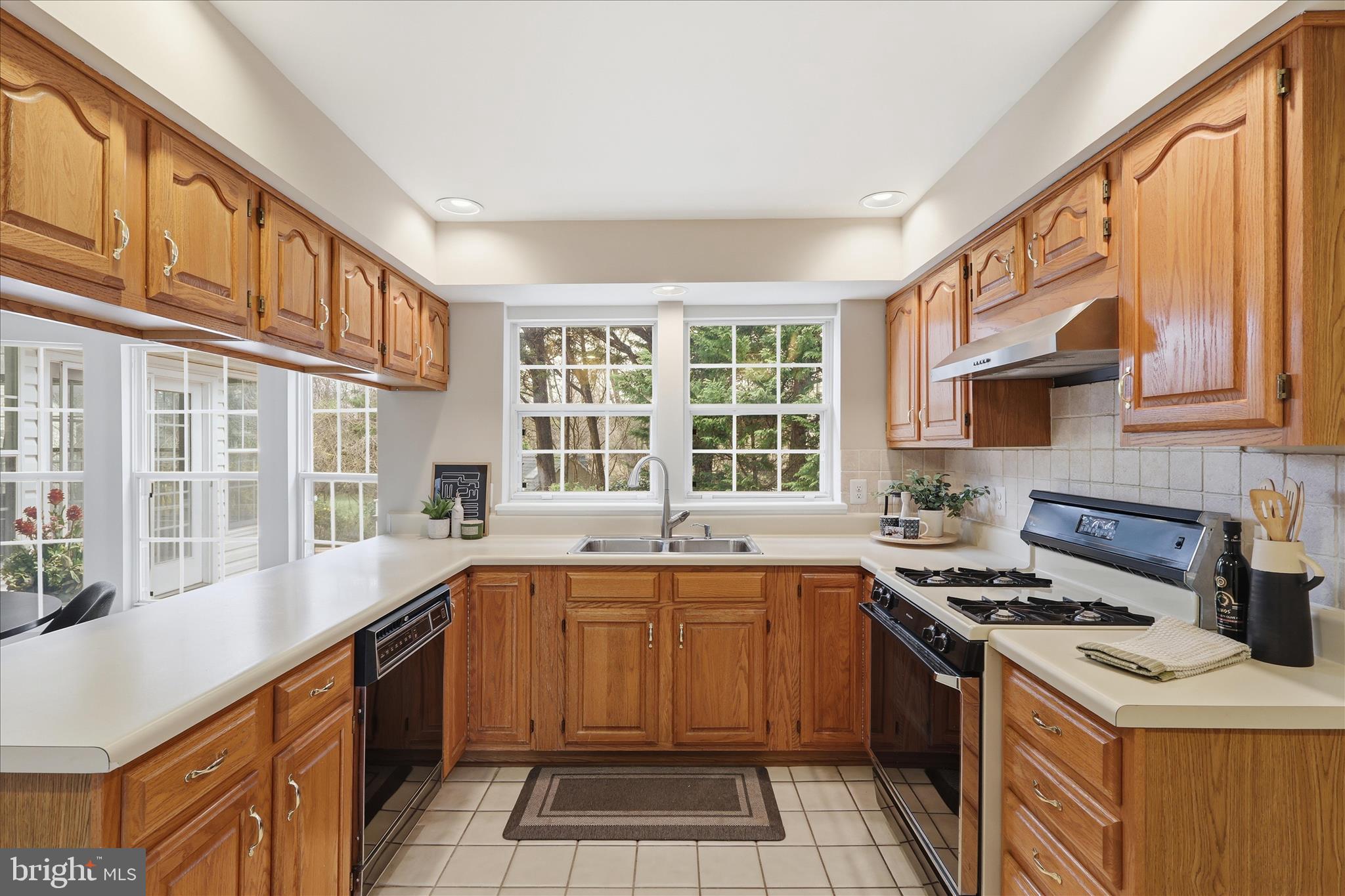 47784 Fathom Place Sterling, VA 20165 - Photo 22 of 64