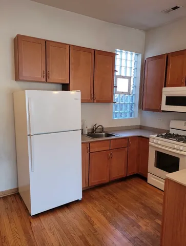 $1,400 | 2350 West Grand Avenue, Unit 3R, Chicago, IL 60612