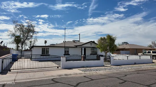 $359,900 | 1340 North 38th Drive, Phoenix, AZ 85009
