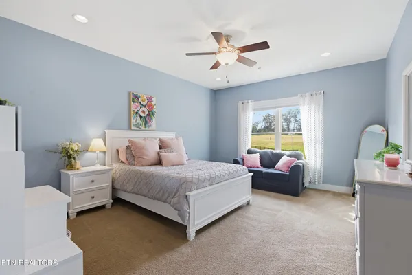 $999,000 | 8612 North Ruggles Ferry Pike, Strawberry Plains, TN 37871