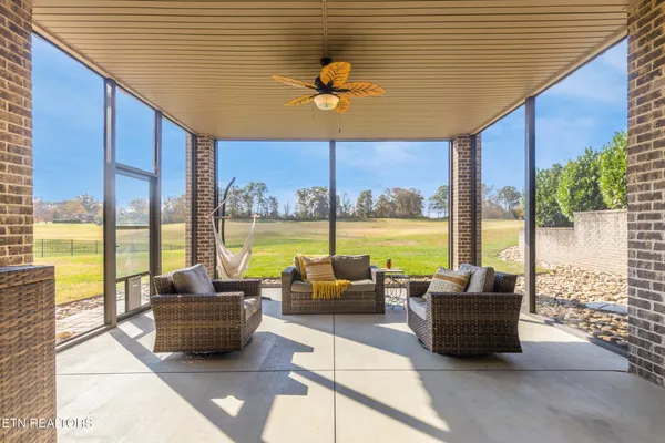 $999,000 | 8612 North Ruggles Ferry Pike, Strawberry Plains, TN 37871