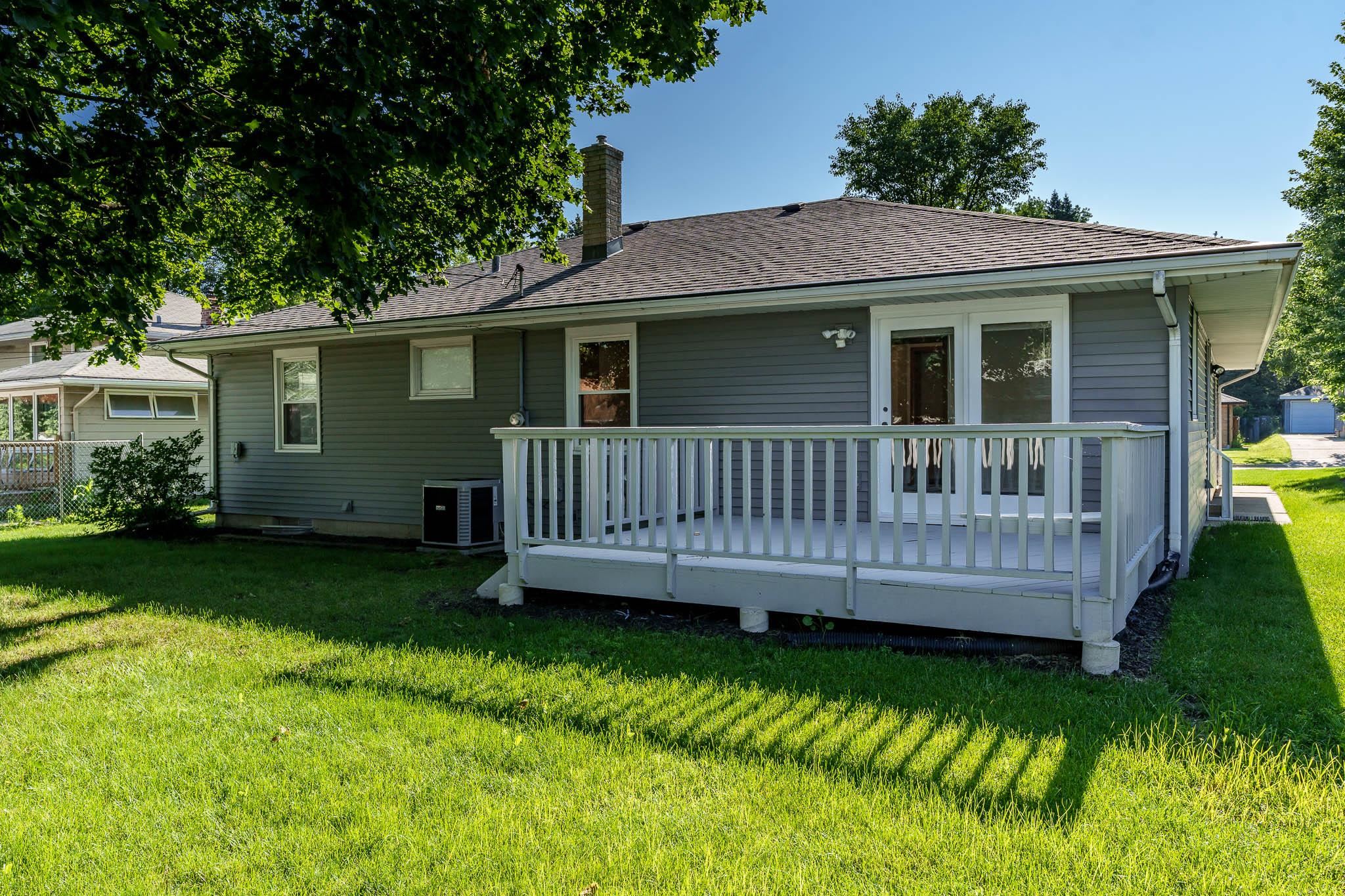 2323 Nebraska Road Rockford, IL 61108 - Photo 7 of 48