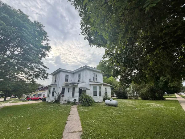 $150,000 | 608 North Main Street, Richland Center, WI 53581