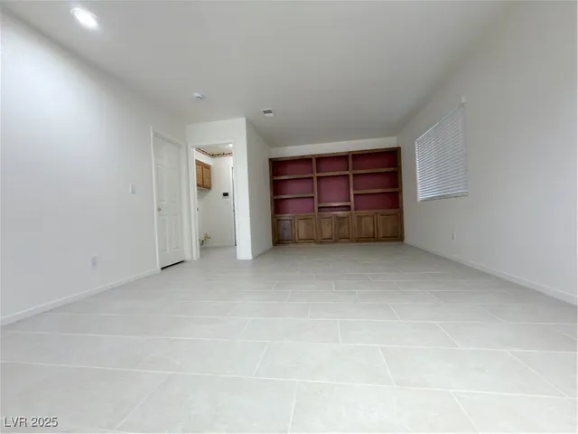 $2,100 | 8232 Fame Avenue, Las Vegas, NV 89147