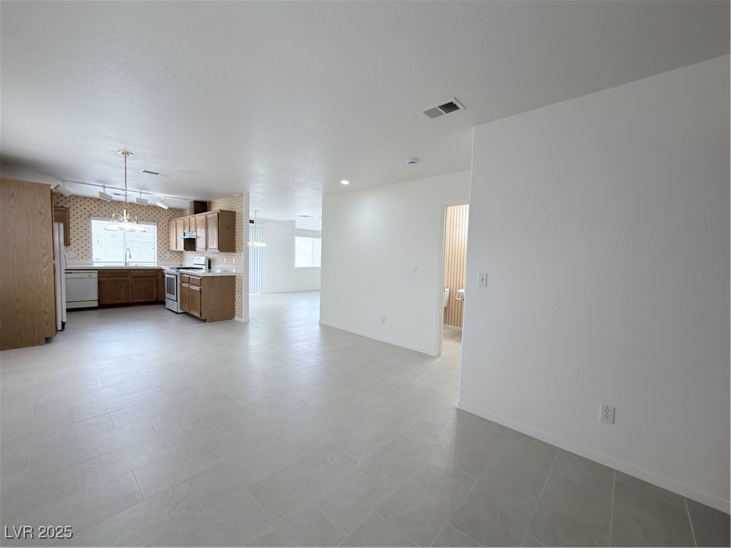 8232 Fame Avenue Las Vegas, NV 89147 - Photo 32 of 47