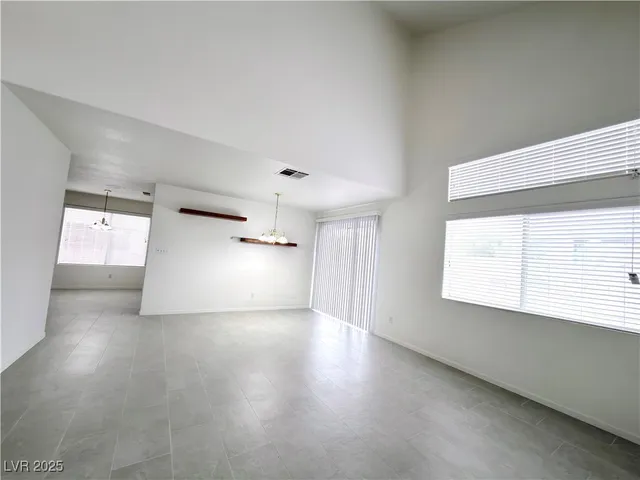 $2,100 | 8232 Fame Avenue, Las Vegas, NV 89147