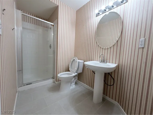 $2,100 | 8232 Fame Avenue, Las Vegas, NV 89147