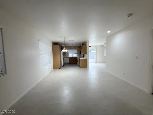 $2,100 | 8232 Fame Avenue, Las Vegas, NV 89147