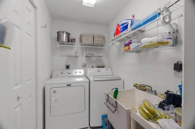 $3,100 | 5260 Grande Palm Circle, Delray Beach, FL 33484