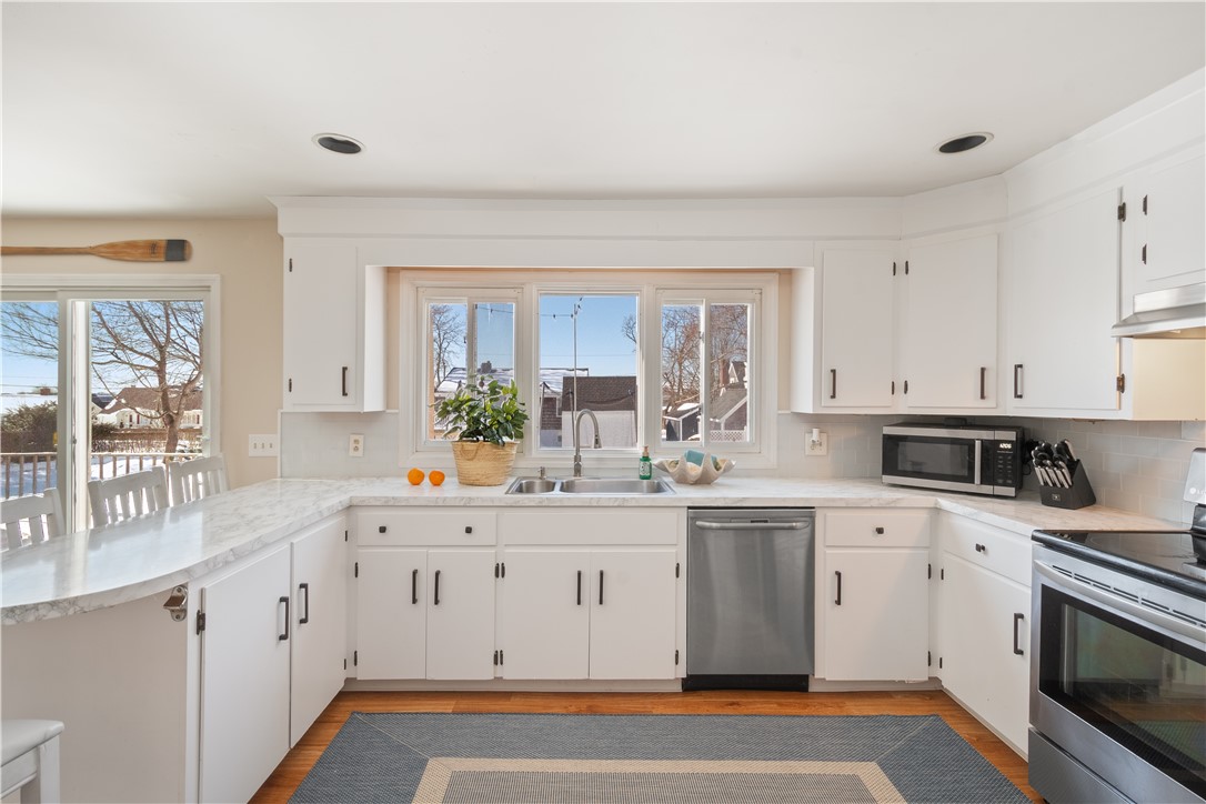 11 O Donnell Road Middletown, RI 02842 - Photo 12 of 49