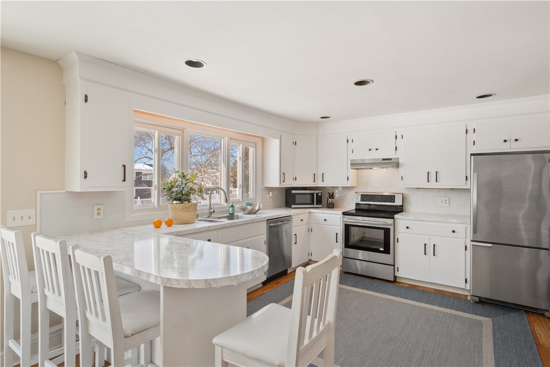 11 O Donnell Road Middletown, RI 02842 - Photo 18 of 49