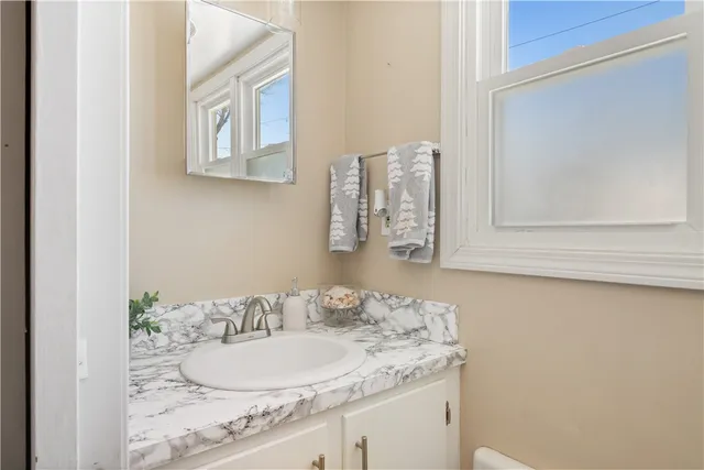 $1,600,000 | 11 O Donnell Road, Middletown, RI 02842