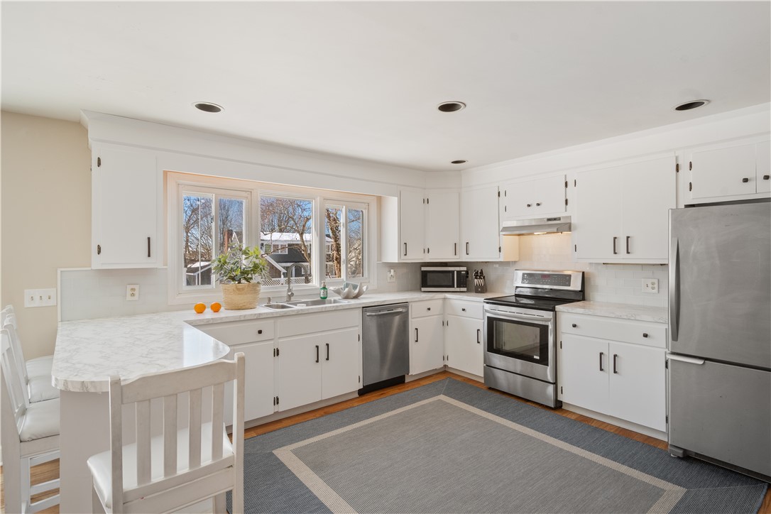 11 O Donnell Road Middletown, RI 02842 - Photo 10 of 49