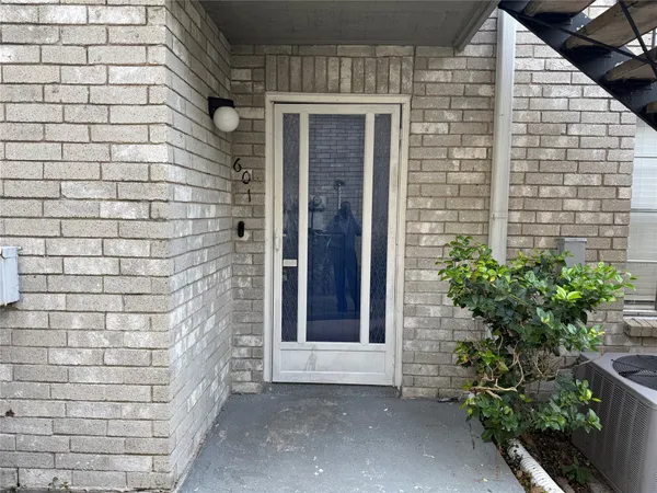 $95,000 | 9797 Leawood Boulevard, Unit 601, Houston, TX 77099