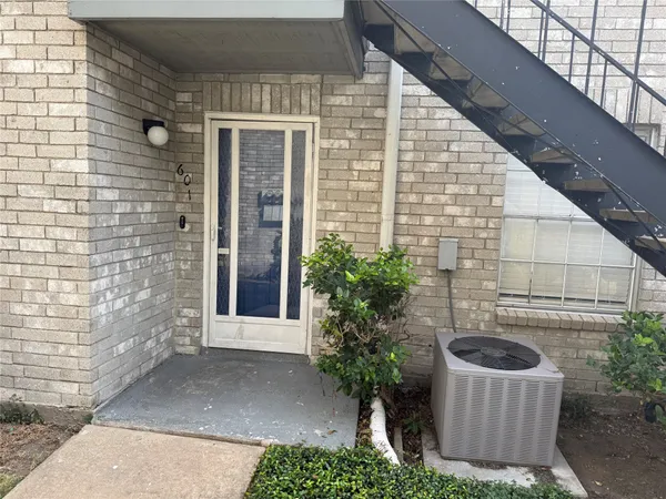 $95,000 | 9797 Leawood Boulevard, Unit 601, Houston, TX 77099