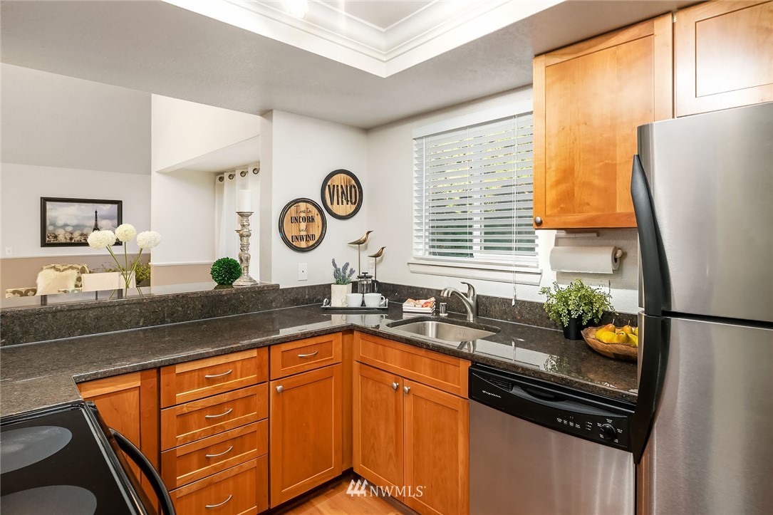 10834 Northeast 148th Lane, Unit C4 Bothell, WA 98011 - Photo 9 of 18 Gallery Image 9