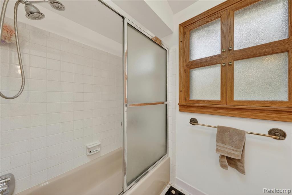 18178 22 Mile Road Macomb, MI 48044 - Photo 25 of 43