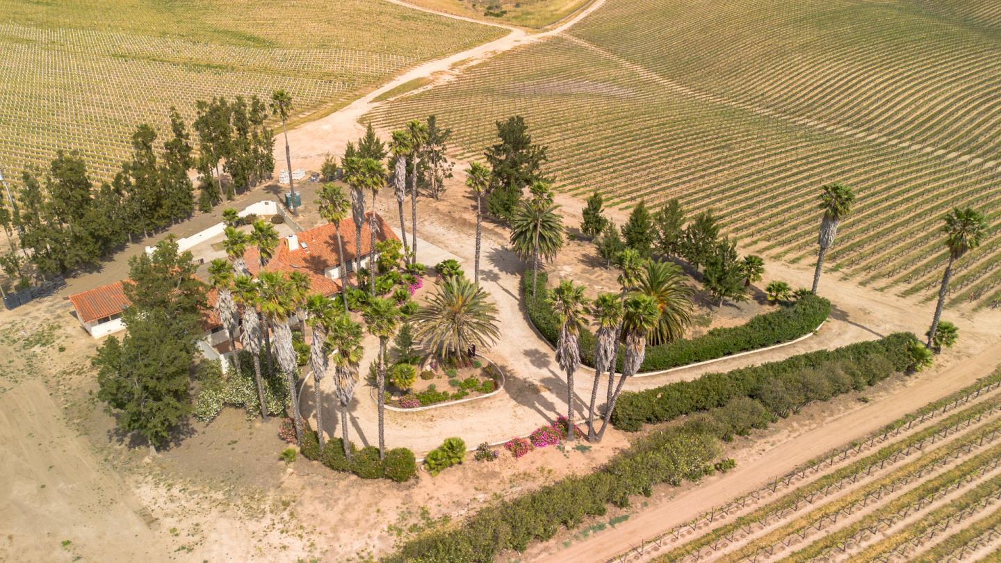 31021 Camphora Road Soledad, CA 93960 - Photo 4 of 54