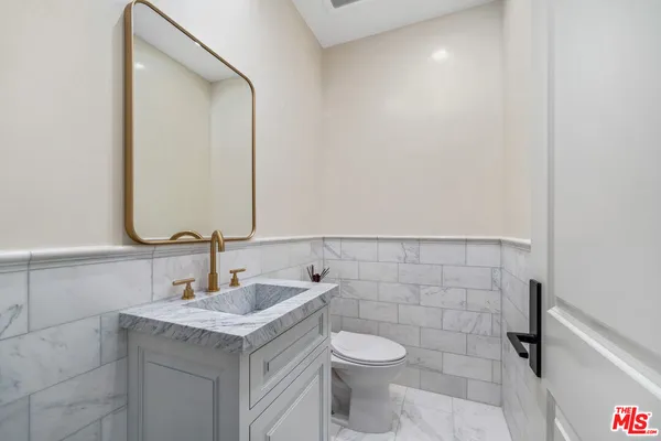 $1,749,000 | 433 North Doheny Drive, Unit 103, Beverly Hills, CA 90210