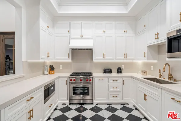 $1,749,000 | 433 North Doheny Drive, Unit 103, Beverly Hills, CA 90210