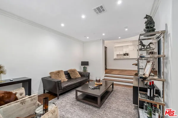 $1,749,000 | 433 North Doheny Drive, Unit 103, Beverly Hills, CA 90210