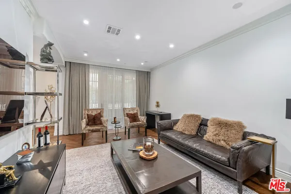 $1,749,000 | 433 North Doheny Drive, Unit 103, Beverly Hills, CA 90210