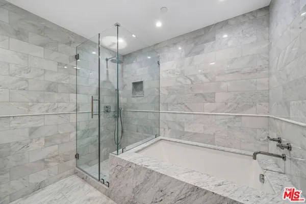 $1,749,000 | 433 North Doheny Drive, Unit 103, Beverly Hills, CA 90210