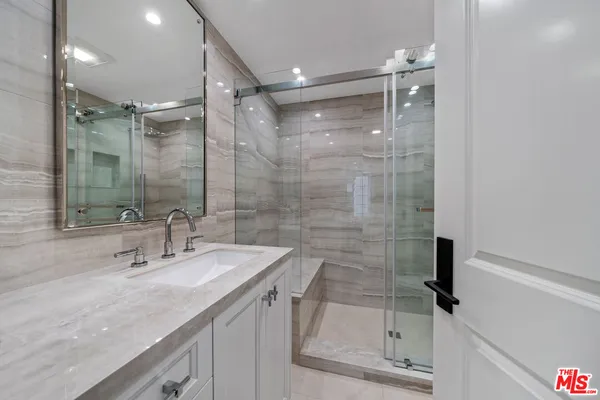 $1,749,000 | 433 North Doheny Drive, Unit 103, Beverly Hills, CA 90210