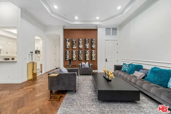 $1,749,000 | 433 North Doheny Drive, Unit 103, Beverly Hills, CA 90210