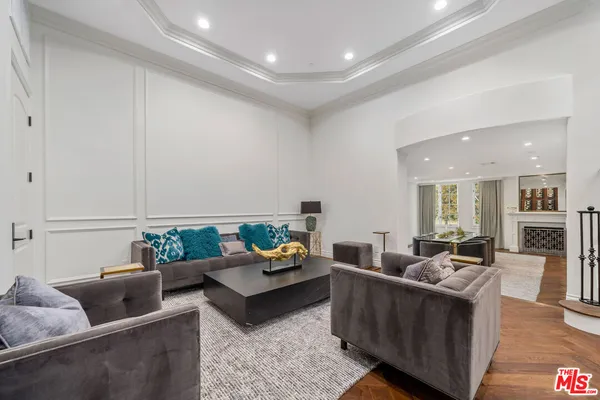 $1,749,000 | 433 North Doheny Drive, Unit 103, Beverly Hills, CA 90210