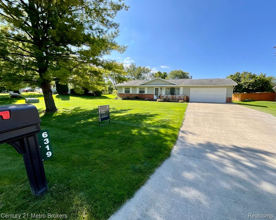 6319 Yorkshire North Riding Road Flint, MI 48532 - Photo 1 of 25