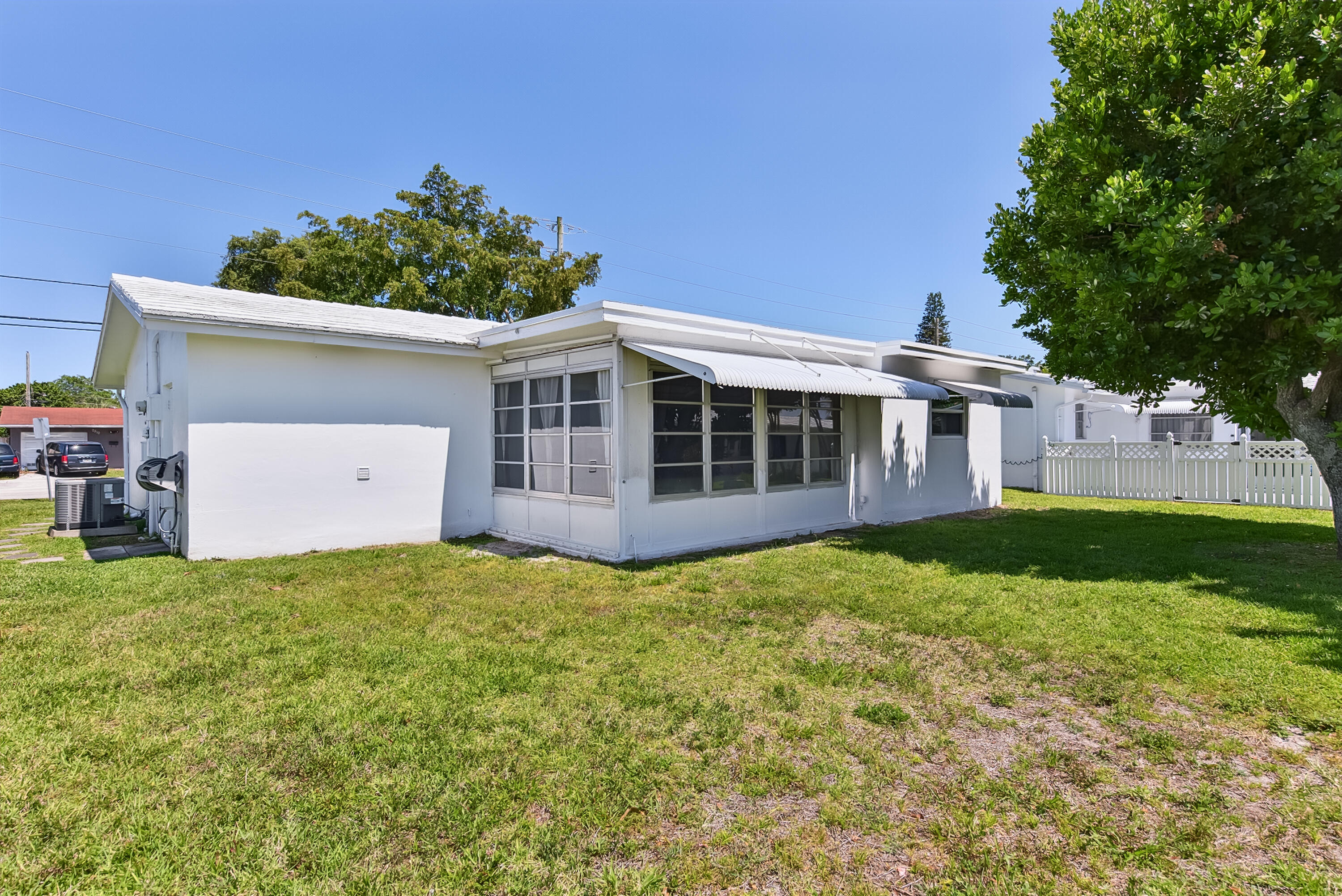 2521 North Cypress Road Pompano Beach, FL 33064 - Photo 5 of 37 cowen-35