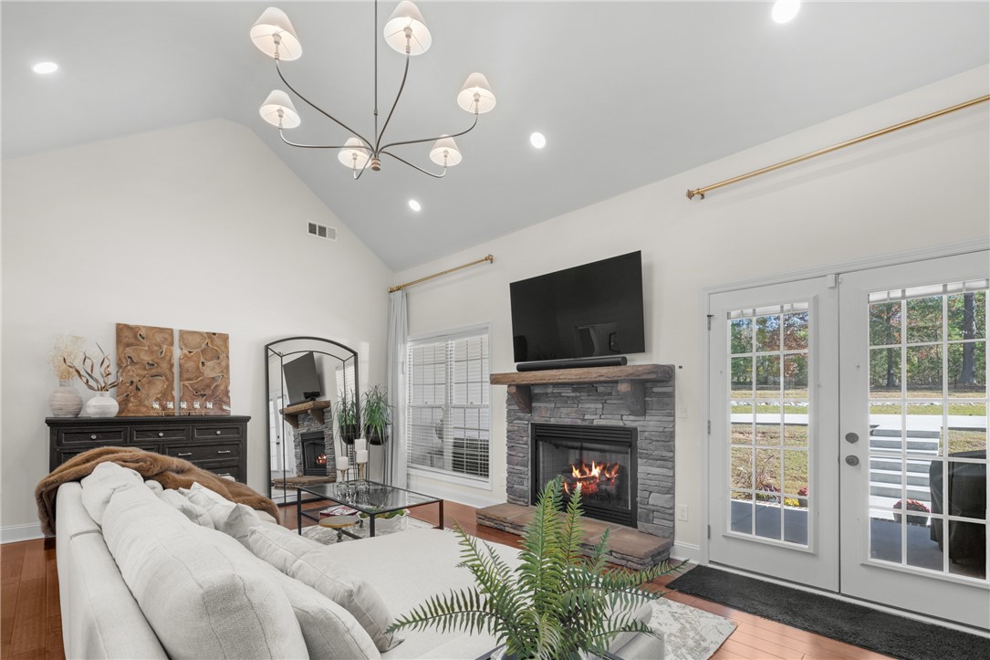 621 Crooked Trace Lane Seneca, SC 29672 - Photo 11 of 36