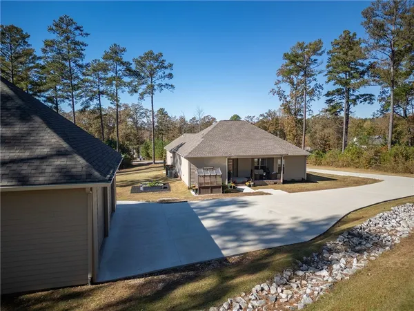$795,000 | 621 Crooked Trace Lane, Seneca, SC 29672