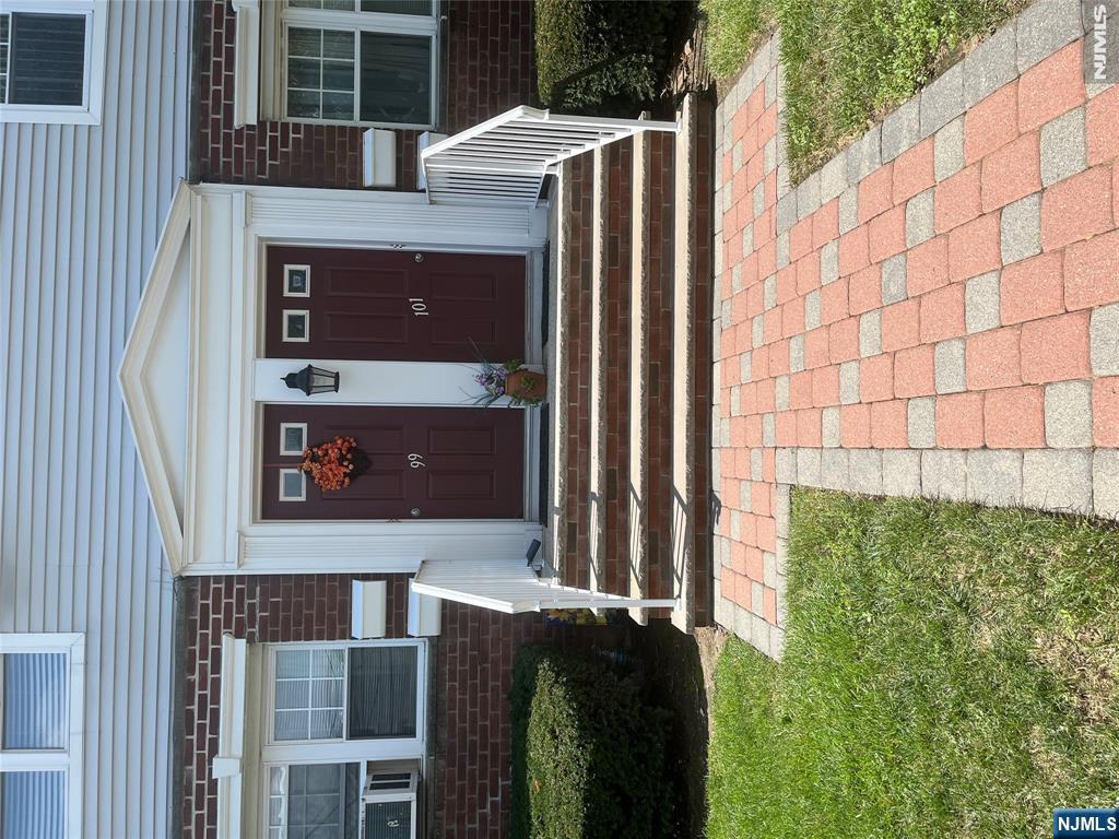 99 Hastings Avenue, Unit B Rutherford, NJ 07070 - Photo 2 of 12 Gallery Image 2