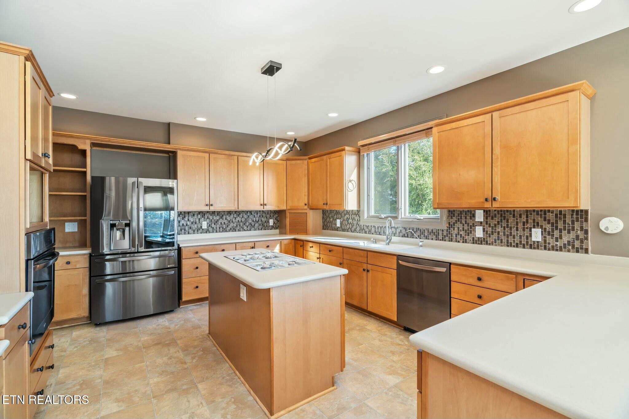 1809 Falling Waters Road Knoxville, TN 37922 - Photo 18 of 52 Kitchen