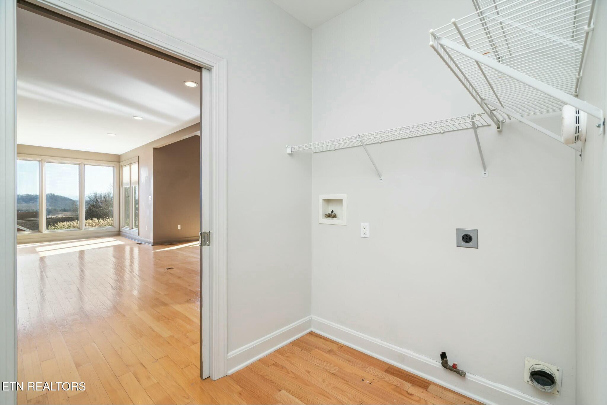 1809 Falling Waters Road Knoxville, TN 37922 - Photo 32 of 52 Laundry on Main