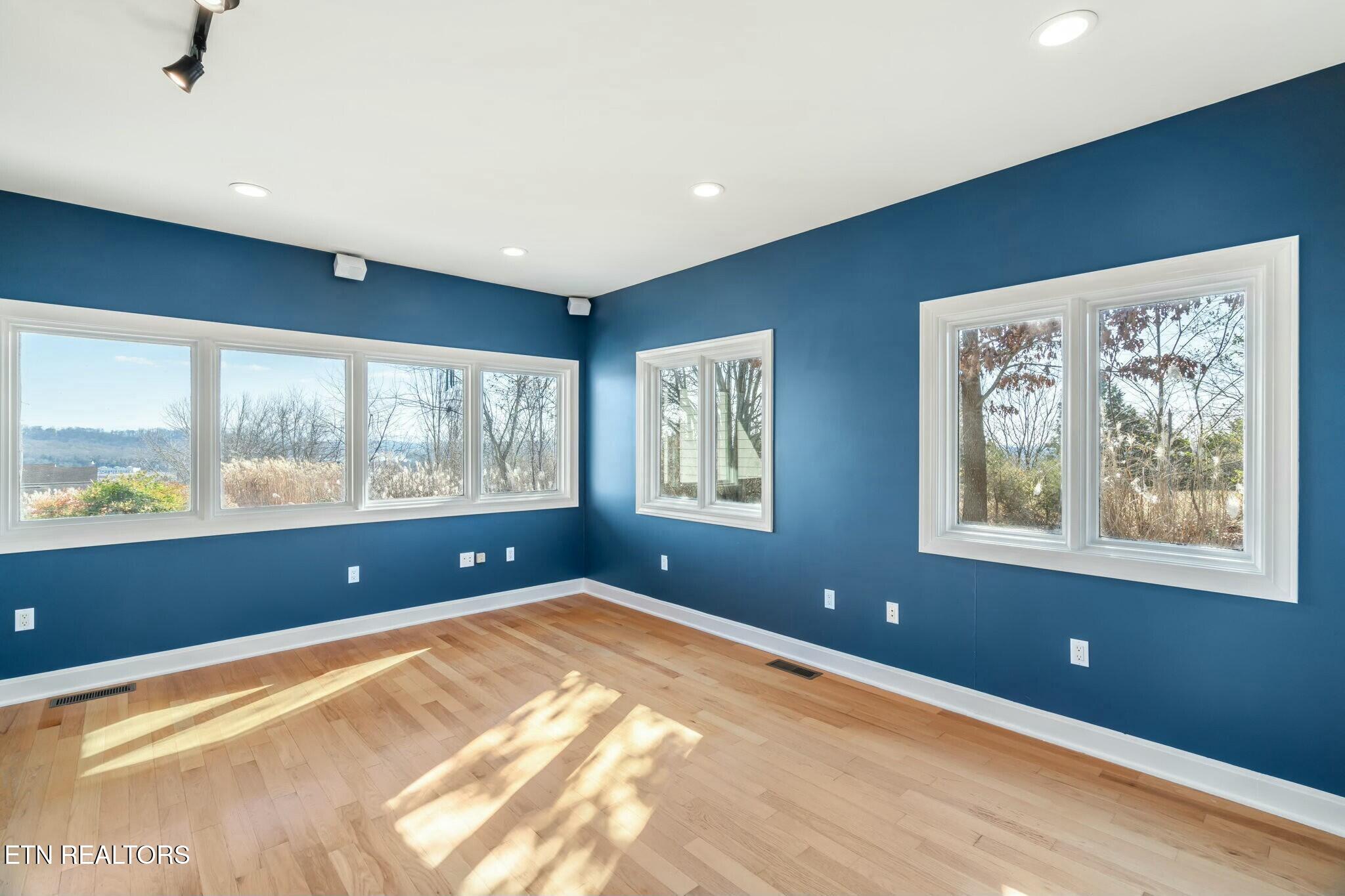 1809 Falling Waters Road Knoxville, TN 37922 - Photo 35 of 52 Guest