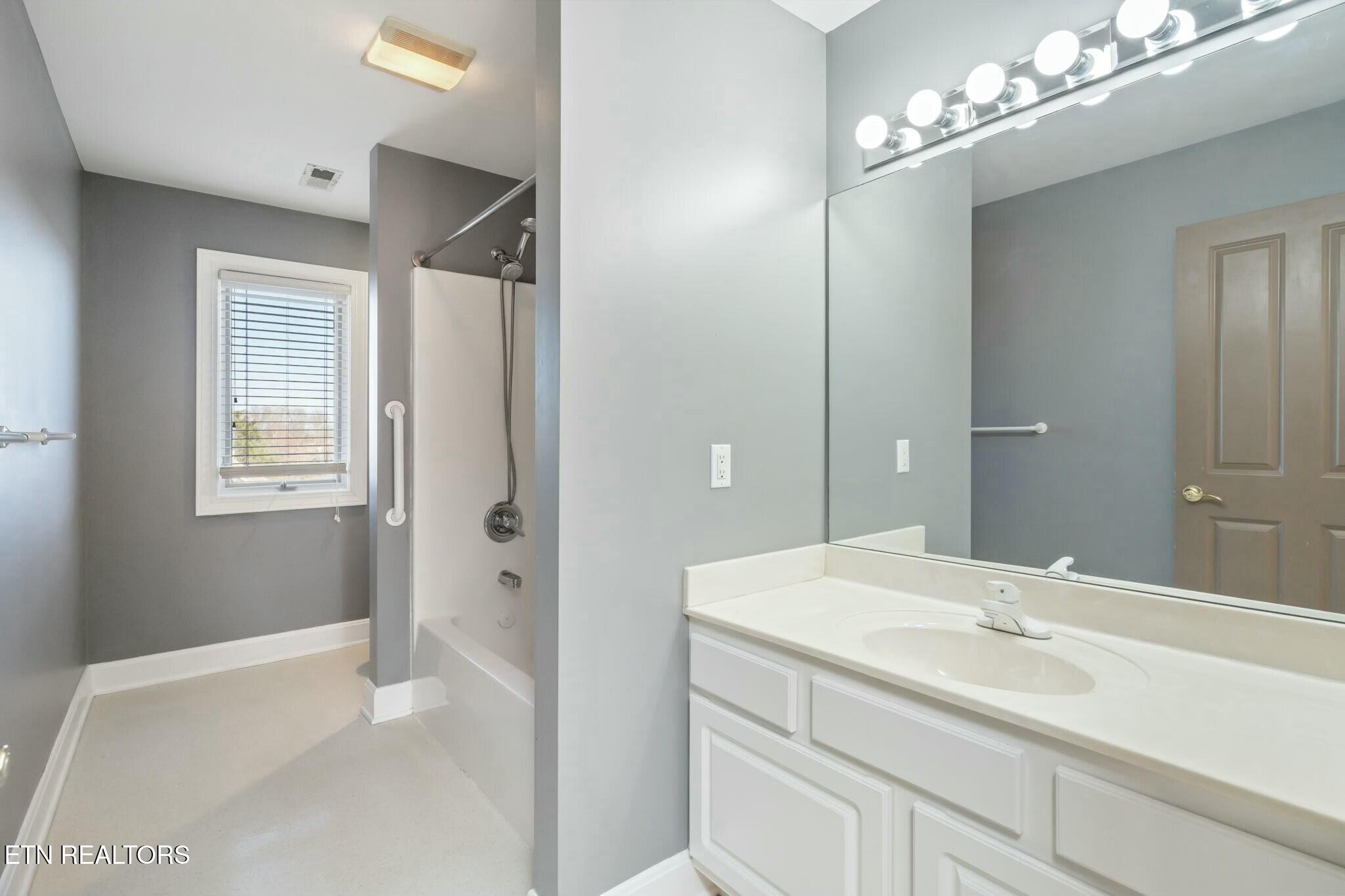 1809 Falling Waters Road Knoxville, TN 37922 - Photo 49 of 52 Hall Bath