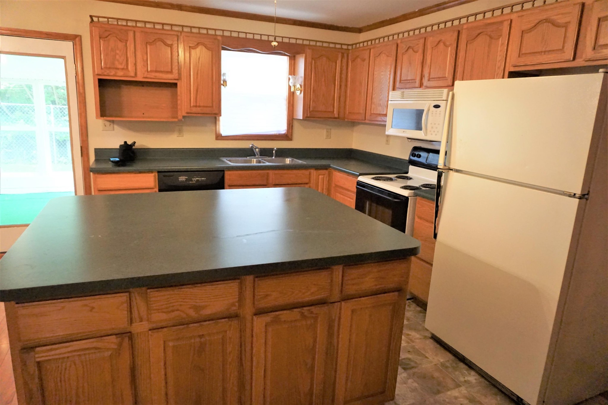 8511 Three Points Road Knoxville, TN 37924 - Photo 3 of 19 Gallery Image 3