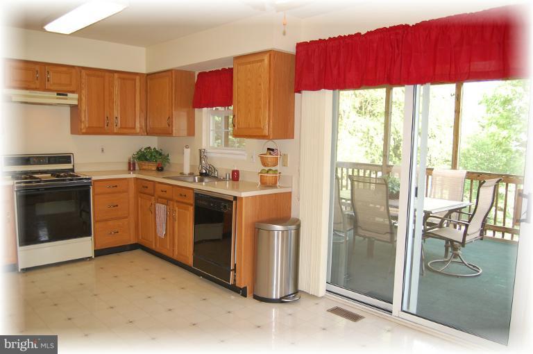 829 Sunny Chapel Road Odenton, MD 21113 - Photo 21 of 30 Kitchen
