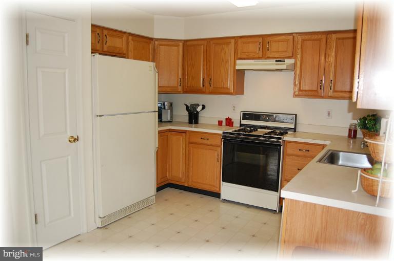 829 Sunny Chapel Road Odenton, MD 21113 - Photo 26 of 30 Kitchen