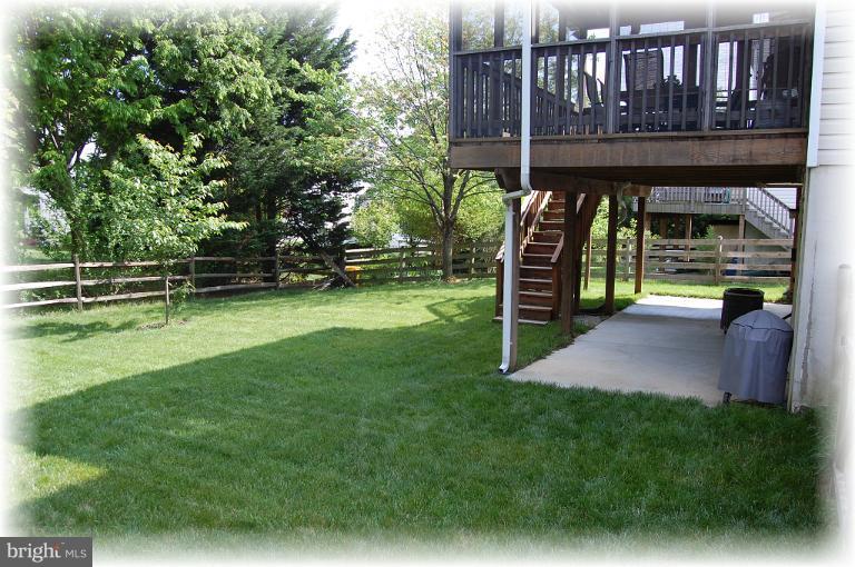 829 Sunny Chapel Road Odenton, MD 21113 - Photo 9 of 30 Back yard