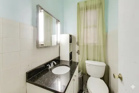 $700,000 | 5421 North Ashland Avenue, Chicago, IL 60640