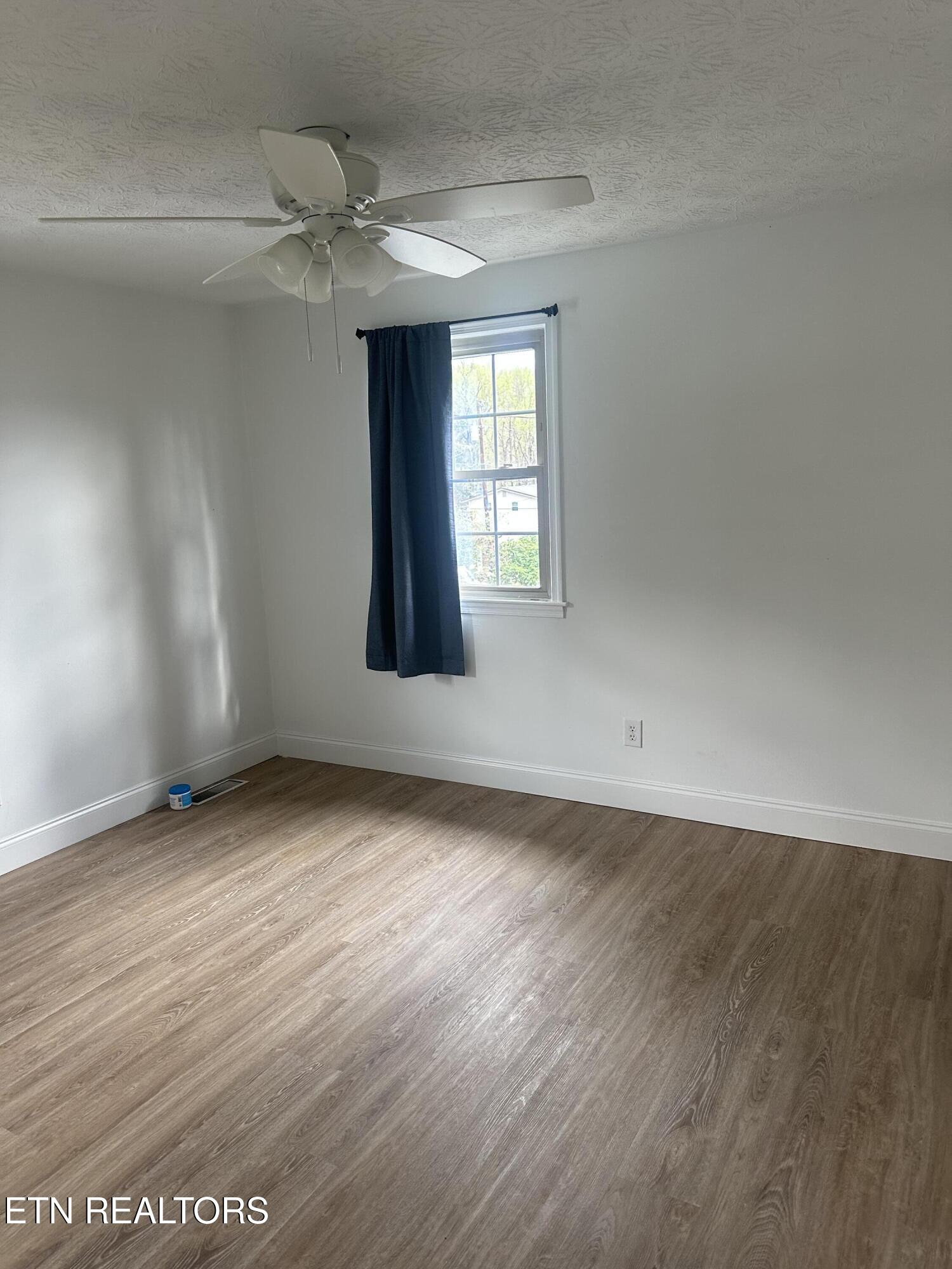 206 Summit Drive Middlesboro, KY 40965 - Photo 19 of 29 IMG_1512