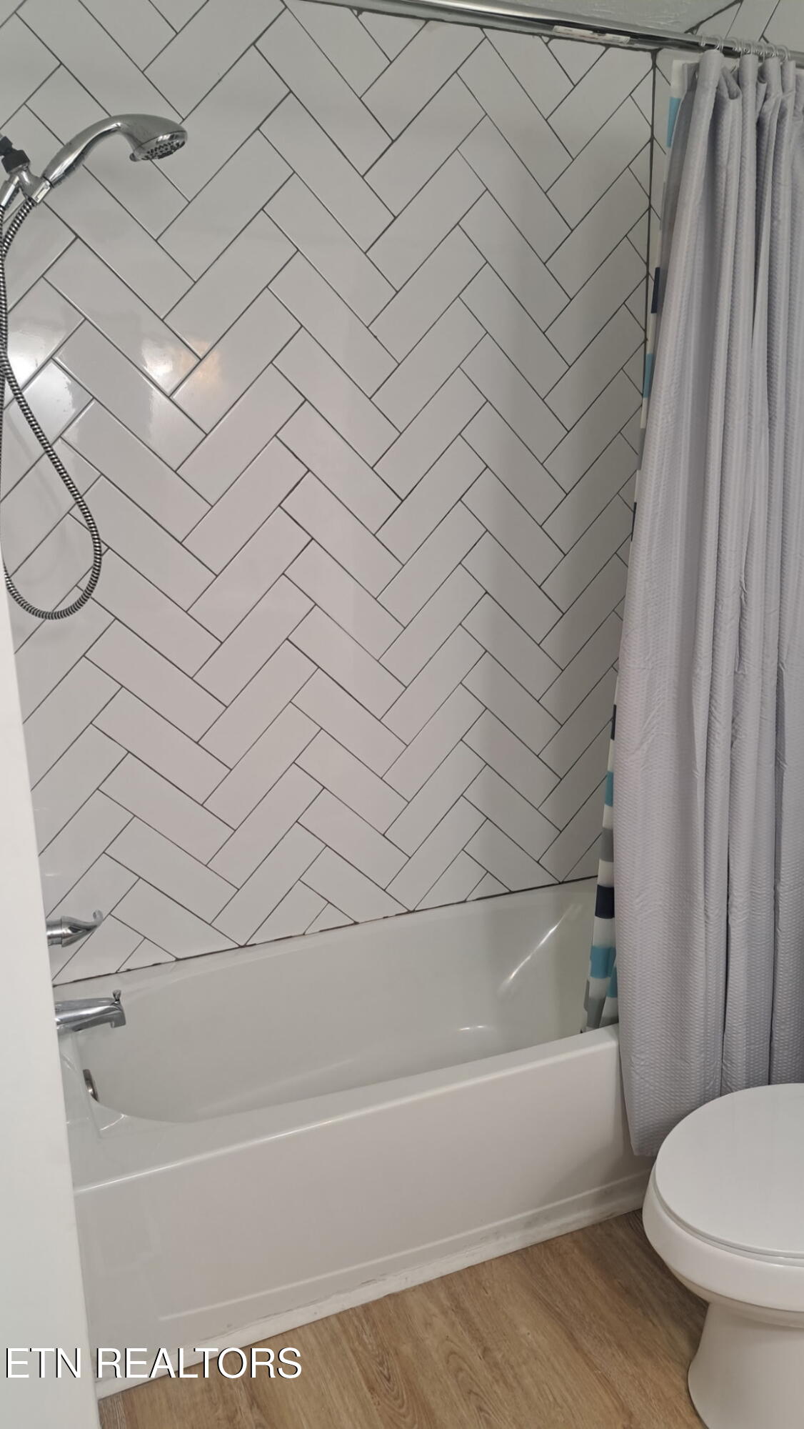 206 Summit Drive Middlesboro, KY 40965 - Photo 20 of 29 525796022499129583