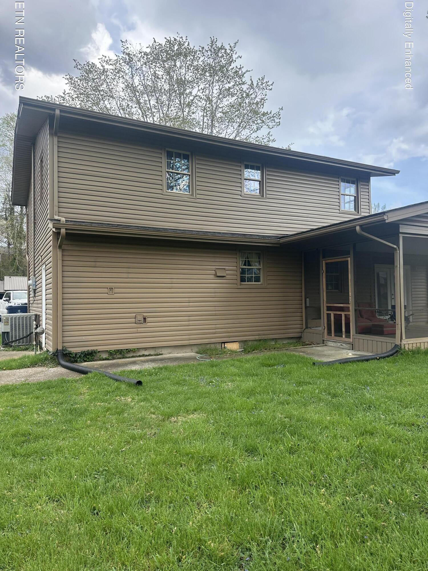 206 Summit Drive Middlesboro, KY 40965 - Photo 2 of 29 IMG_1520